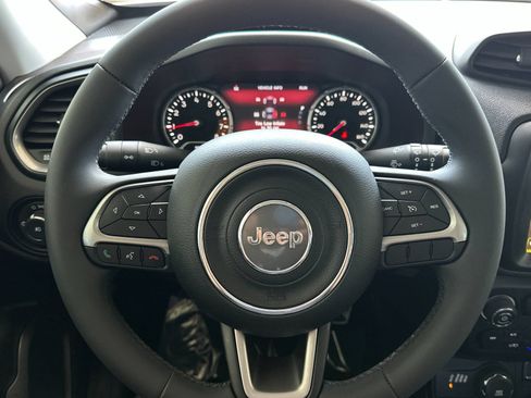 Used 2022 Jeep Renegade Latitude AWD/4WD image 22