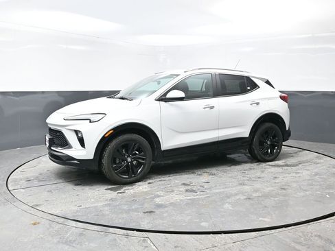 Used 2024 Buick Encore GX Sport Touring image 10