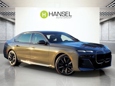 New 2026 BMW 740i image 1