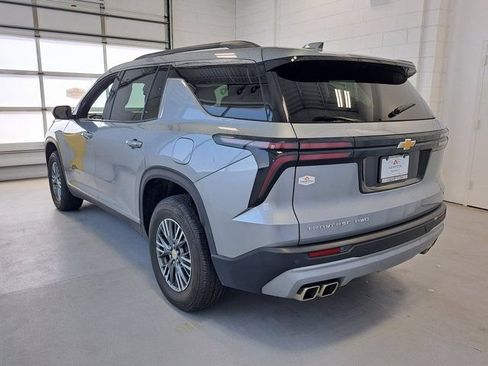 Used 2024 Chevrolet Traverse LT AWD/4WD image 7