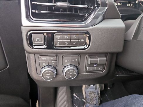 New 2026 GMC Yukon Denali image 19