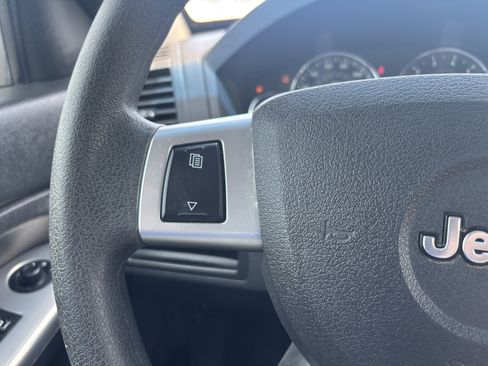 Used 2008 Jeep Grand Cherokee Laredo AWD/4WD image 15