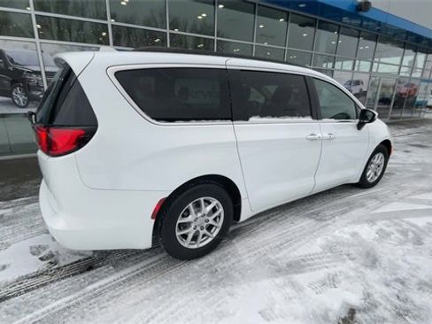 Used 2020 Chrysler Voyager Lxi image 8