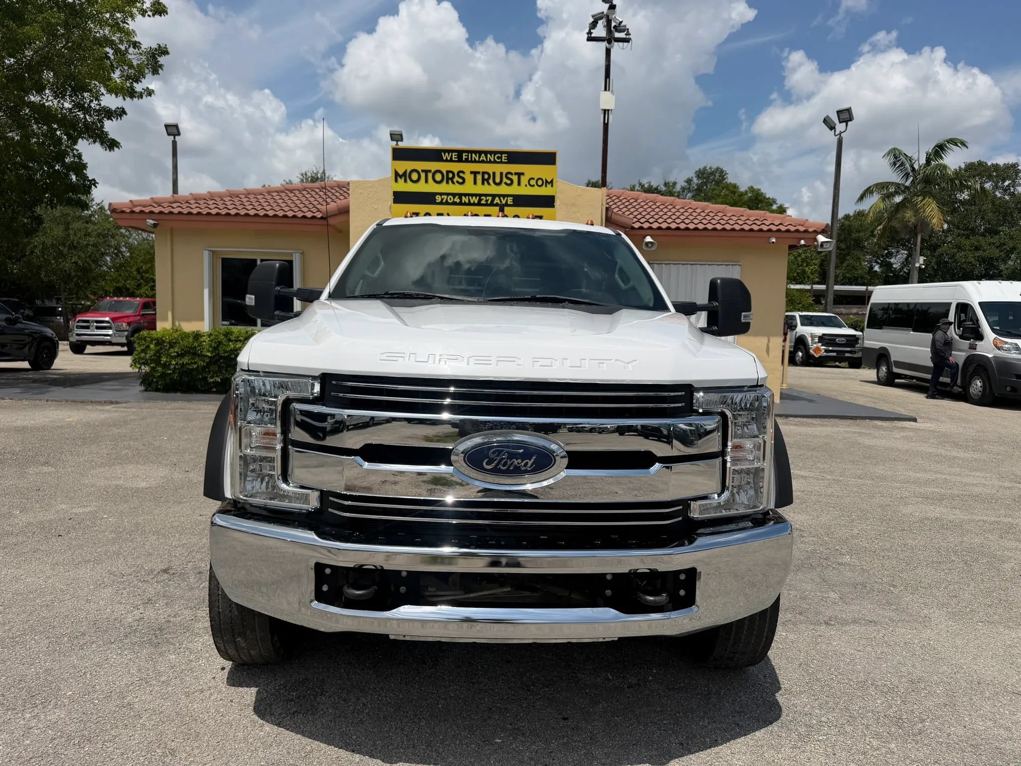 Used 2017 Ford F550 4x4 Crew Cab Super Duty image 8