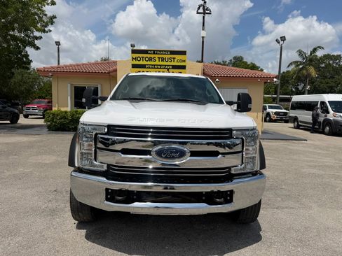 Used 2017 Ford F550 4x4 Crew Cab Super Duty image 8