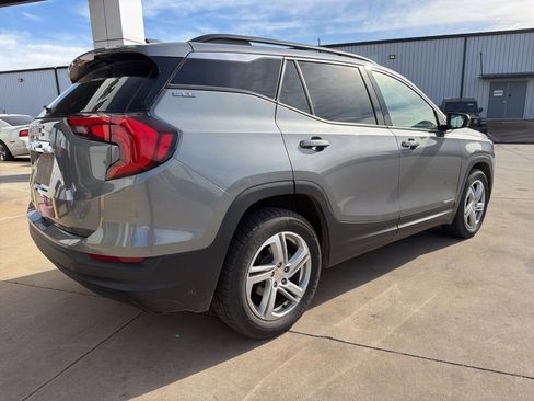 Used 2020 GMC Terrain SLE w/ Driver Convenience Package image 3