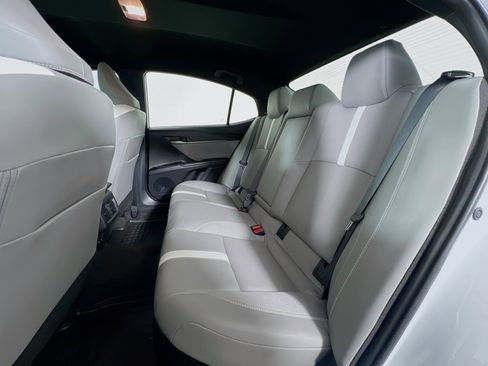 Used 2025 Toyota Camry SE w/ Convenience Package image 20