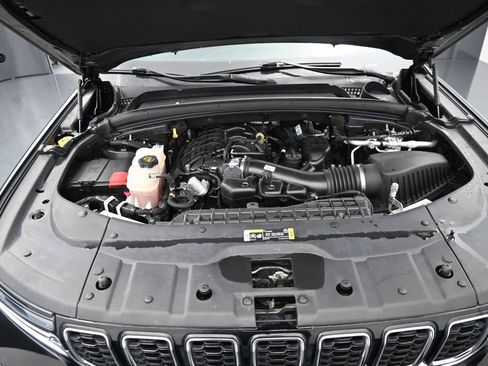 Used 2021 Jeep Grand Cherokee L Limited AWD/4WD image 14