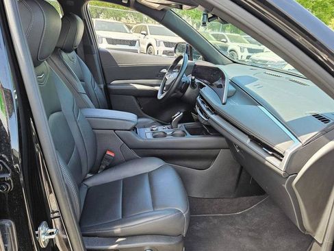Used 2025 Cadillac XT4 Premium Luxury FWD image 16