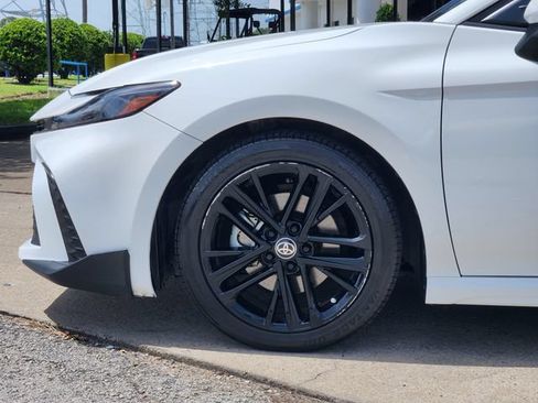 Used 2025 Toyota Camry SE FWD image 8
