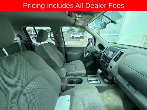 Used 2018 Nissan Frontier SV RWD image 3