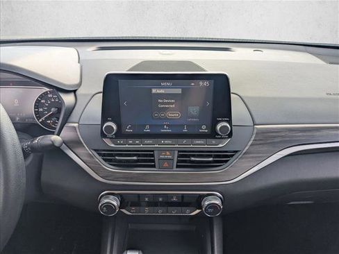 Used 2025 Nissan Altima 2.5 SV image 12