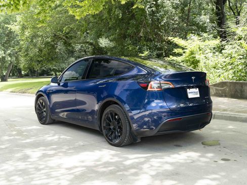Used 2023 Tesla Model Y Long Range AWD/4WD image 7