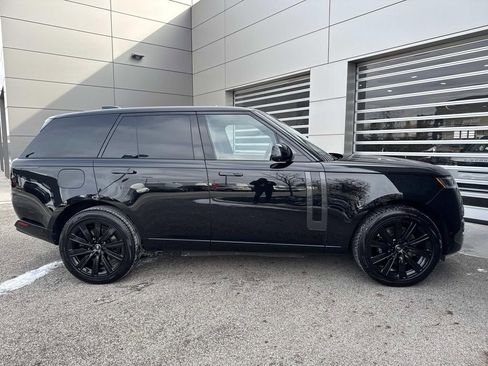 Used 2025 Land Rover Range Rover SE AWD/4WD image 9