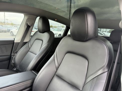 Used 2025 Tesla Model Y Long Range image 19