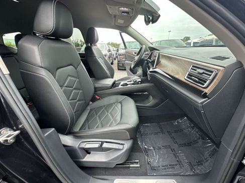 Used 2025 Volkswagen Atlas SE AWD/4WD image 35
