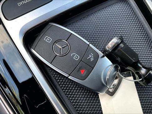 Used 2026 Mercedes-Benz GLB 250 4MATIC image 14