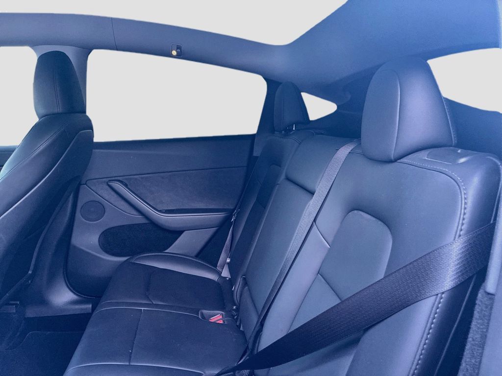 Used 2025 Tesla Model Y Long Range RWD image 24