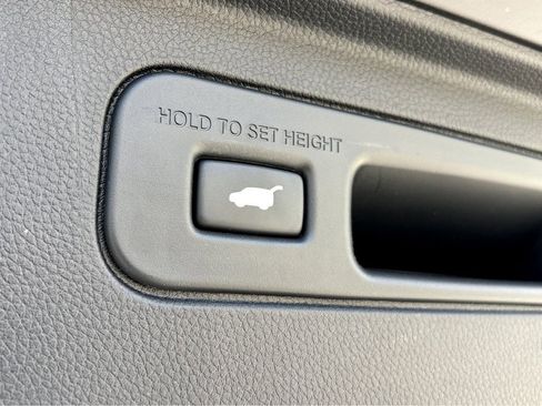 Used 2025 Honda Pilot TrailSport image 30