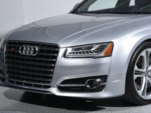 Used 2015 Audi S8 AWD/4WD image 12