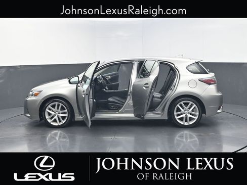 Used 2017 Lexus CT 200h image 36