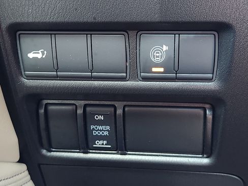 Used 2022 Nissan Armada SL RWD image 26