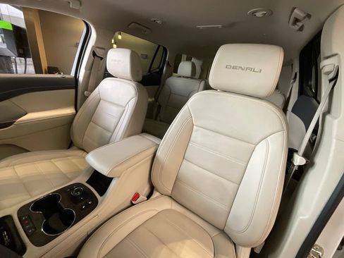 Used 2023 GMC Acadia Denali w/ Denali Technology Package AWD/4WD image 11