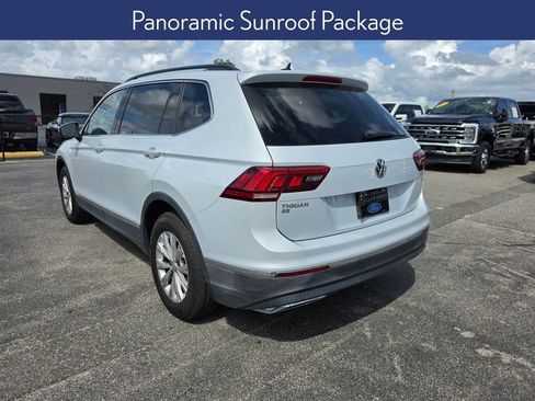 Used 2018 Volkswagen Tiguan SE w/ Panoramic Sunroof Package image 2