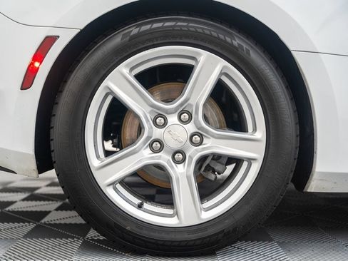 Used 2023 Chevrolet Camaro LT RWD image 17