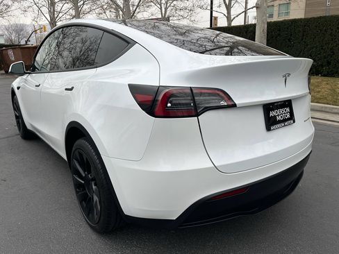 Used 2023 Tesla Model Y Long Range image 9