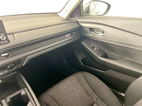 Used 2023 Honda Accord EX image 24