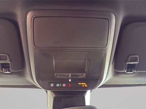 Used 2025 Chevrolet Equinox LT FWD image 22