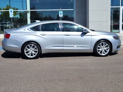 Used 2015 Chevrolet Impala LTZ FWD image 4
