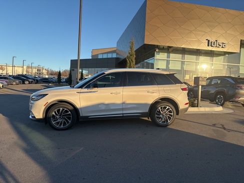 Used 2020 Lincoln Corsair FWD w/ Equipment Group 101A image 4