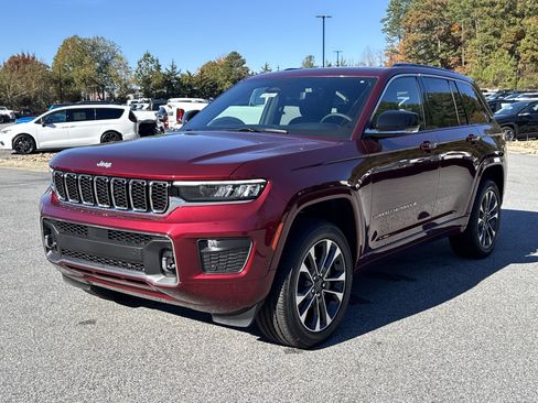 New 2025 Jeep Grand Cherokee Overland w/ Luxury Tech Group IV AWD/4WD image 3