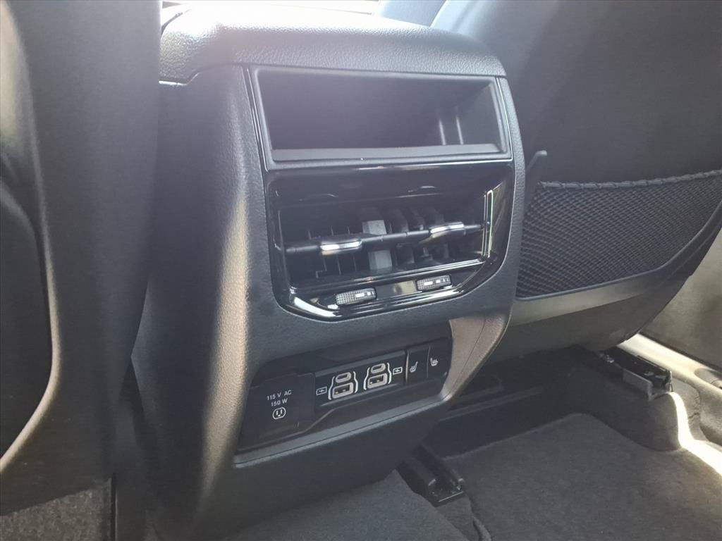 Used 2025 Jeep Grand Cherokee Limited AWD/4WD image 16