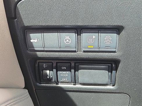 Used 2019 Nissan Armada Platinum w/ Captain's Chairs Package image 32