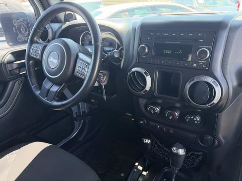 Used 2014 Jeep Wrangler Unlimited Sport w/ Connectivity Group AWD/4WD image 29