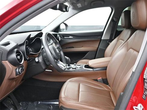 Used 2020 Alfa Romeo Stelvio image 10