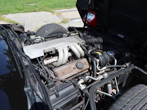 Used 1987 Chevrolet Corvette Coupe RWD image 10
