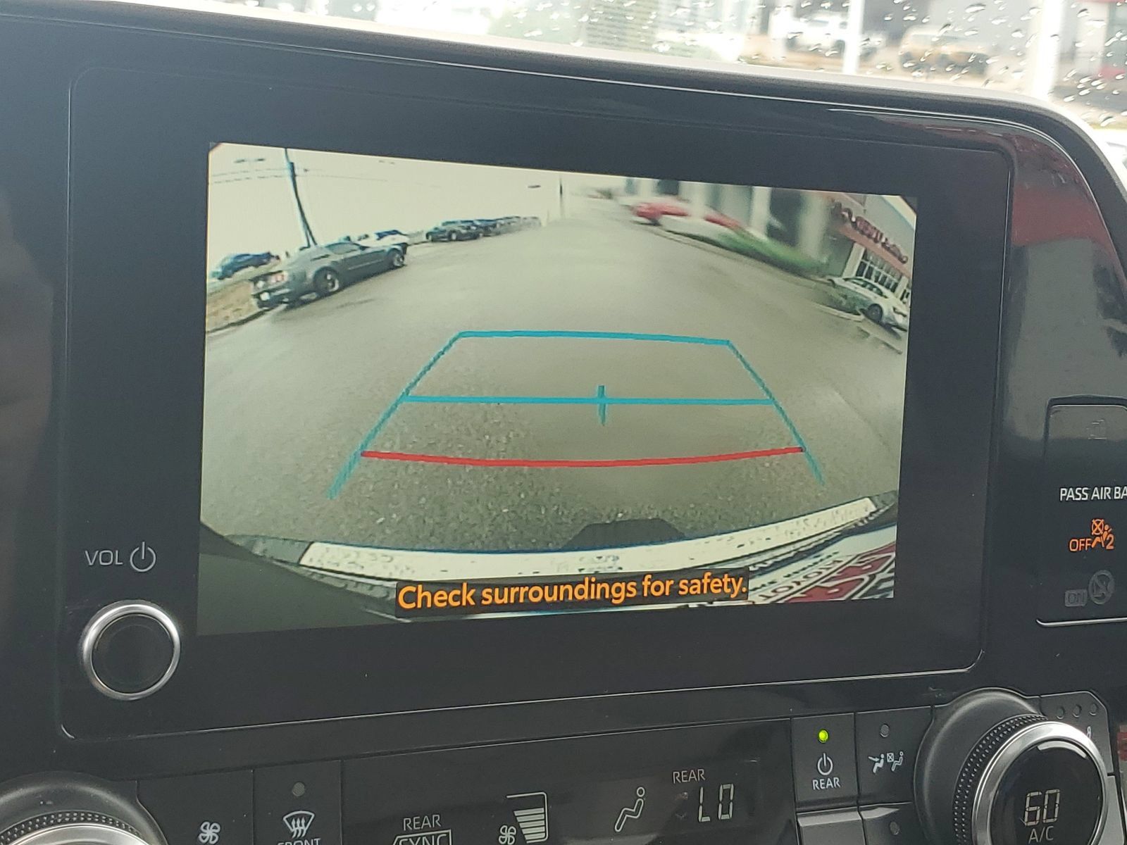 Used 2024 Toyota Highlander XLE AWD/4WD image 27