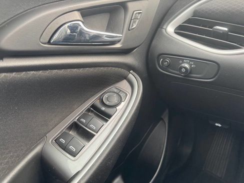 Used 2023 Chevrolet Malibu LT image 19