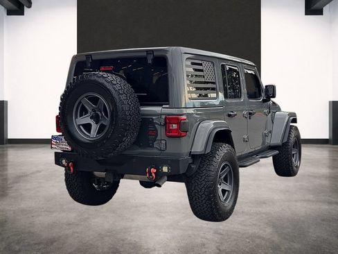Used 2019 Jeep Wrangler Unlimited Sahara AWD/4WD image 4