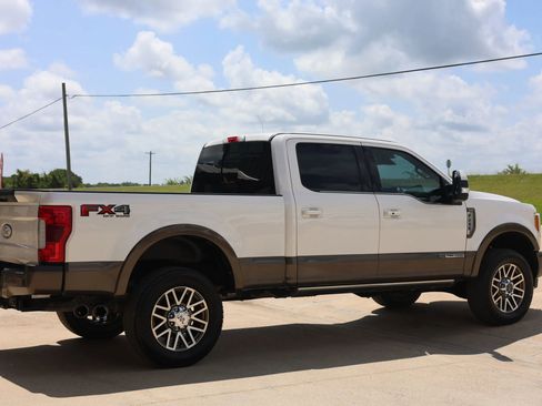 Used 2017 Ford F250 King Ranch w/ King Ranch Ultimate Package AWD/4WD image 3