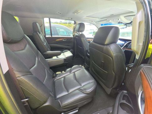 Used 2018 Cadillac Escalade ESV Luxury AWD/4WD image 9