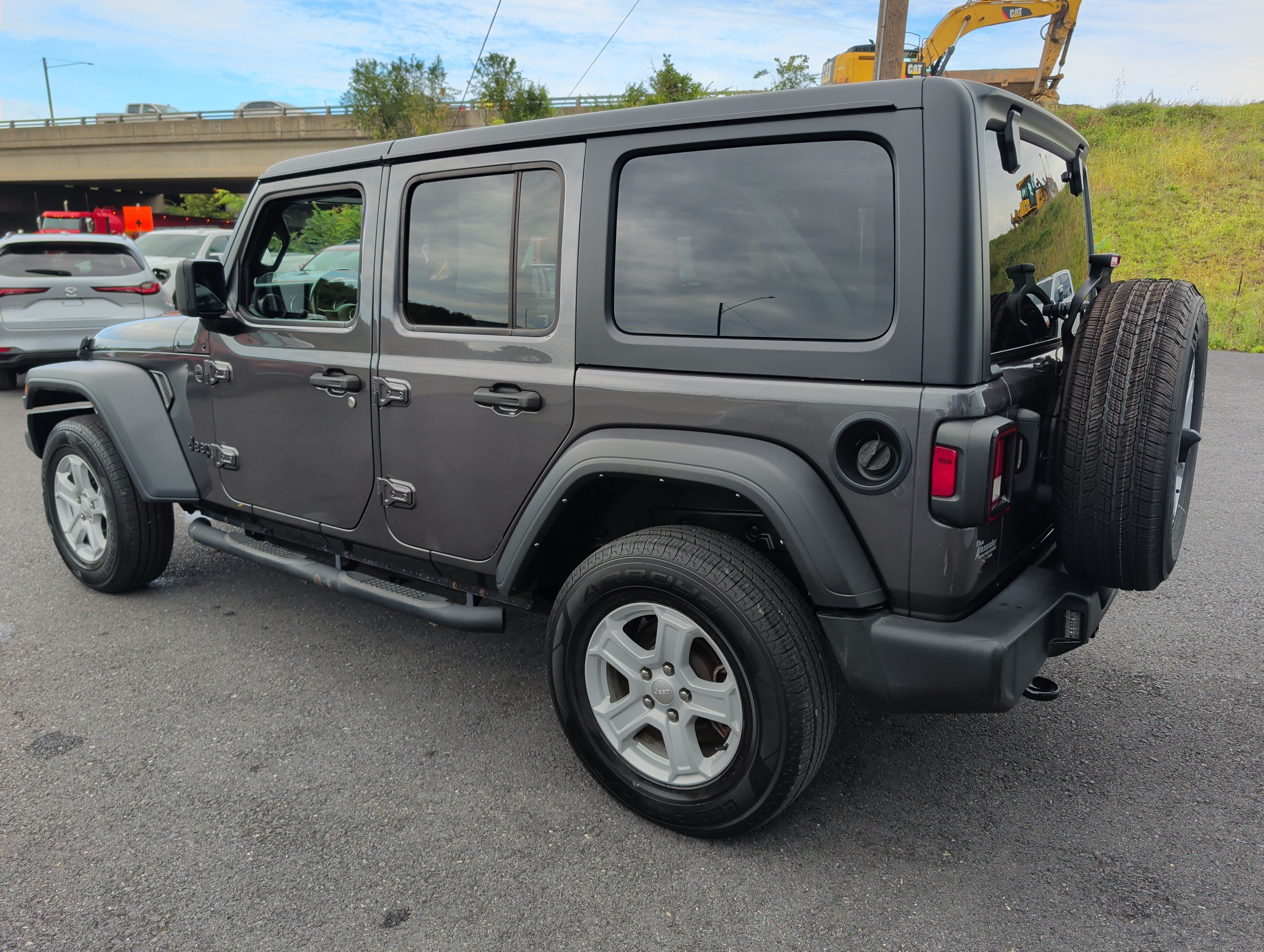 Used 2022 Jeep Wrangler Unlimited Sport AWD/4WD image 6