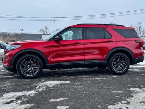 Used 2025 Ford Explorer ST-Line w/ Premium Package image 6