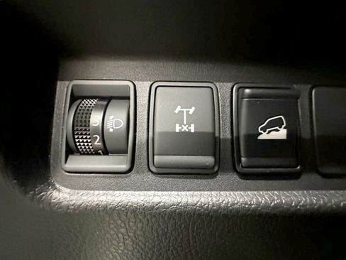 Used 2019 Nissan Titan PRO-4X w/ Pro-4x Convenience Package image 22