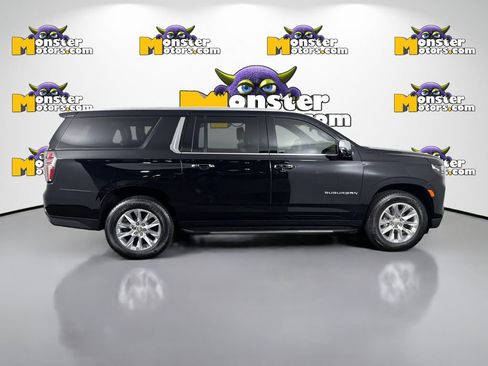 Used 2023 Chevrolet Suburban Premier image 4