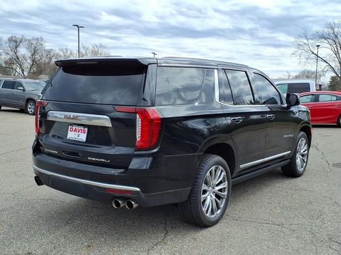 Used 2021 GMC Yukon Denali w/ Denali Premium Package AWD/4WD image 3